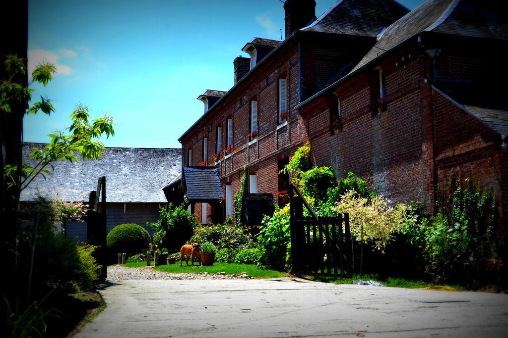 Au Mesnil Le Bas Bray Bed & Breakfast Bures-en-Bray Bagian luar foto