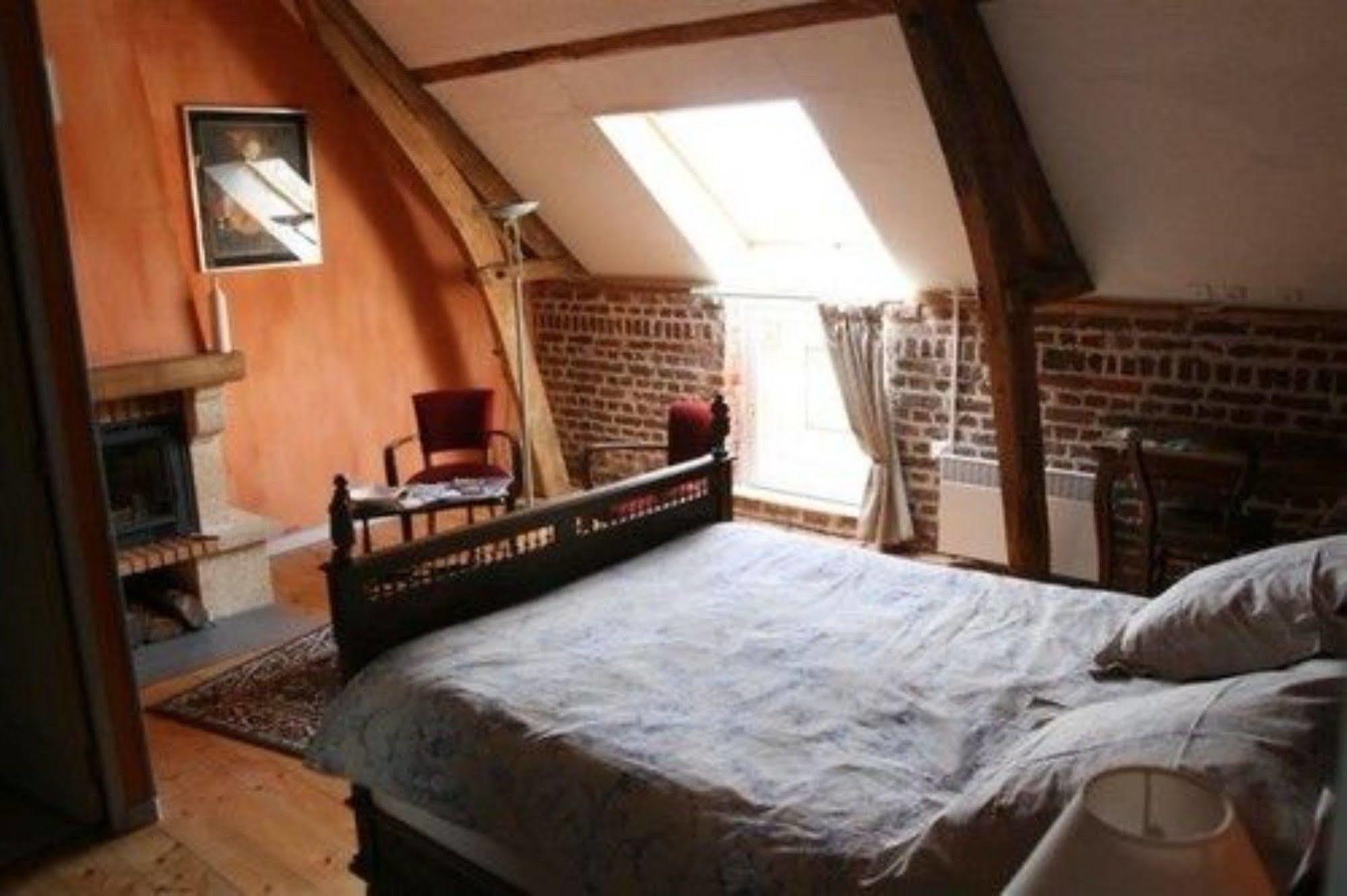 Au Mesnil Le Bas Bray Bed & Breakfast Bures-en-Bray Bagian luar foto