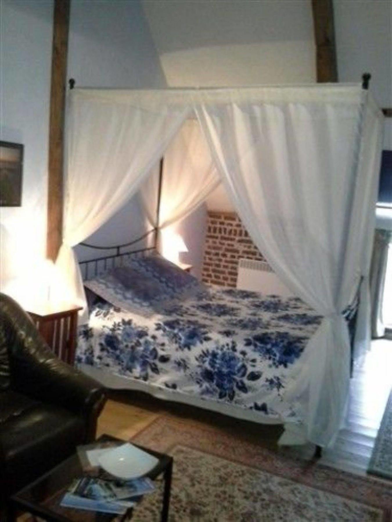 Au Mesnil Le Bas Bray Bed & Breakfast Bures-en-Bray Bagian luar foto